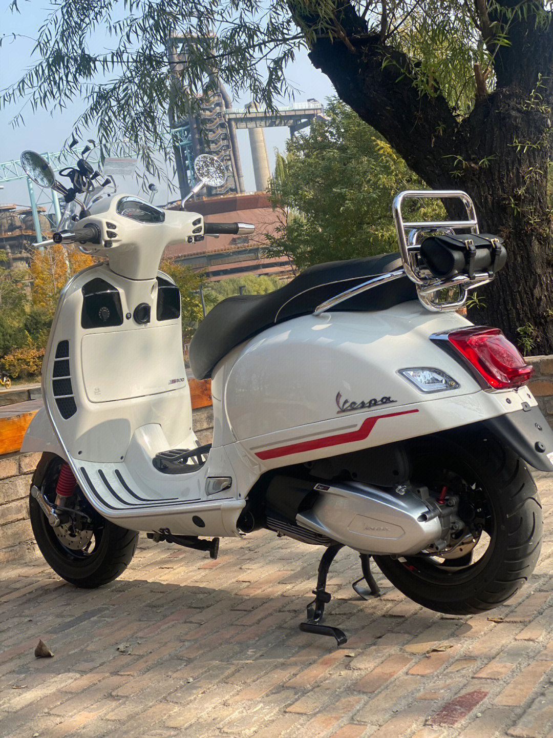 2020款vespa300运动版图片