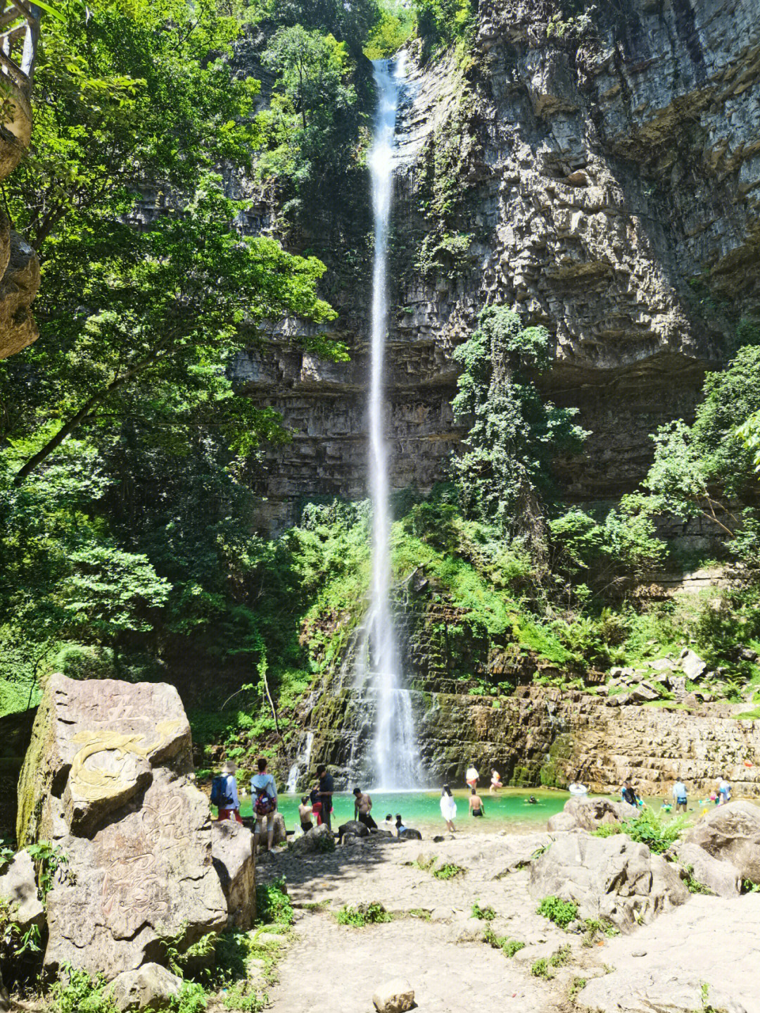 独山夹缝岩景区简介图片