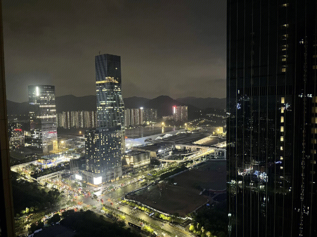 深圳龙华夜景图片实拍图片