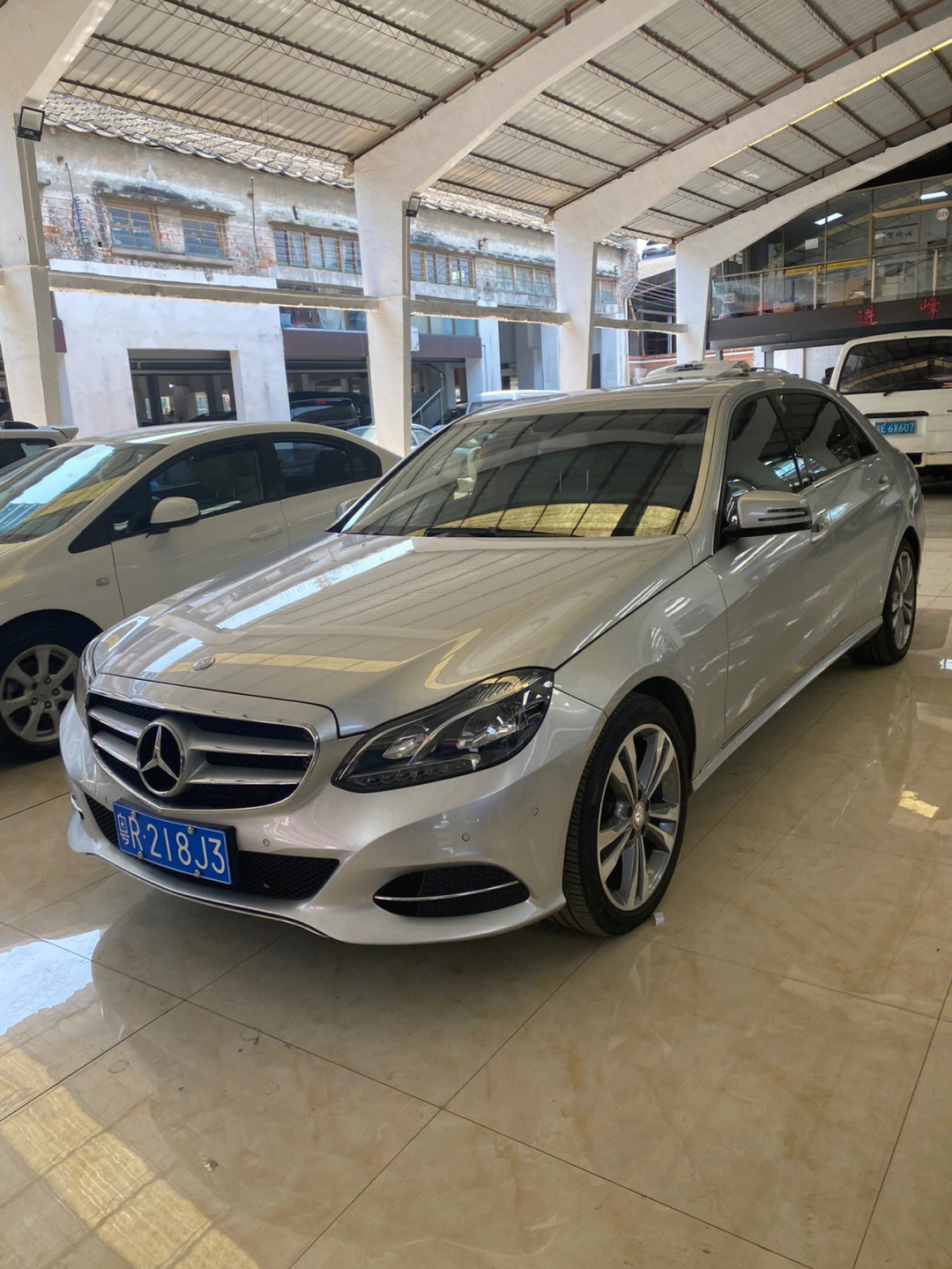 2014年奔驰e260l优雅