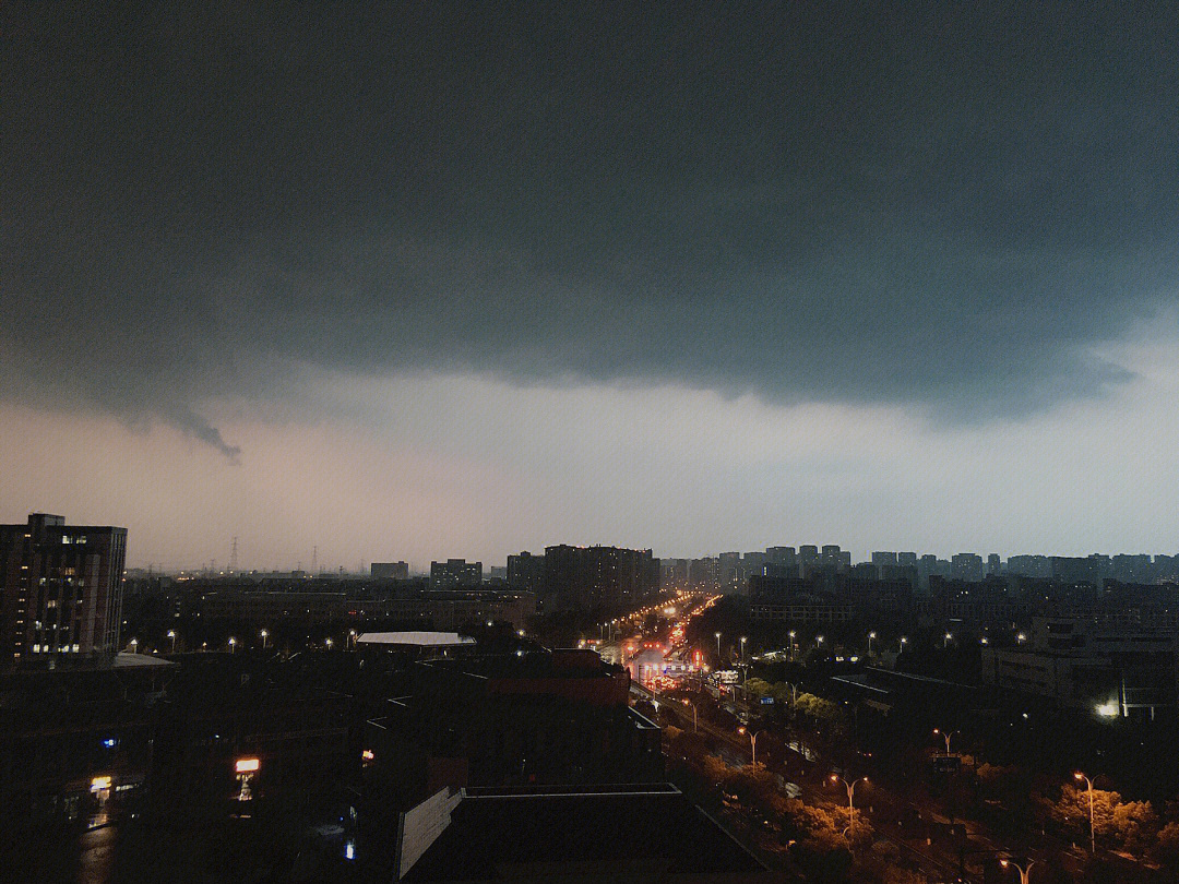 hp大雨将至图片