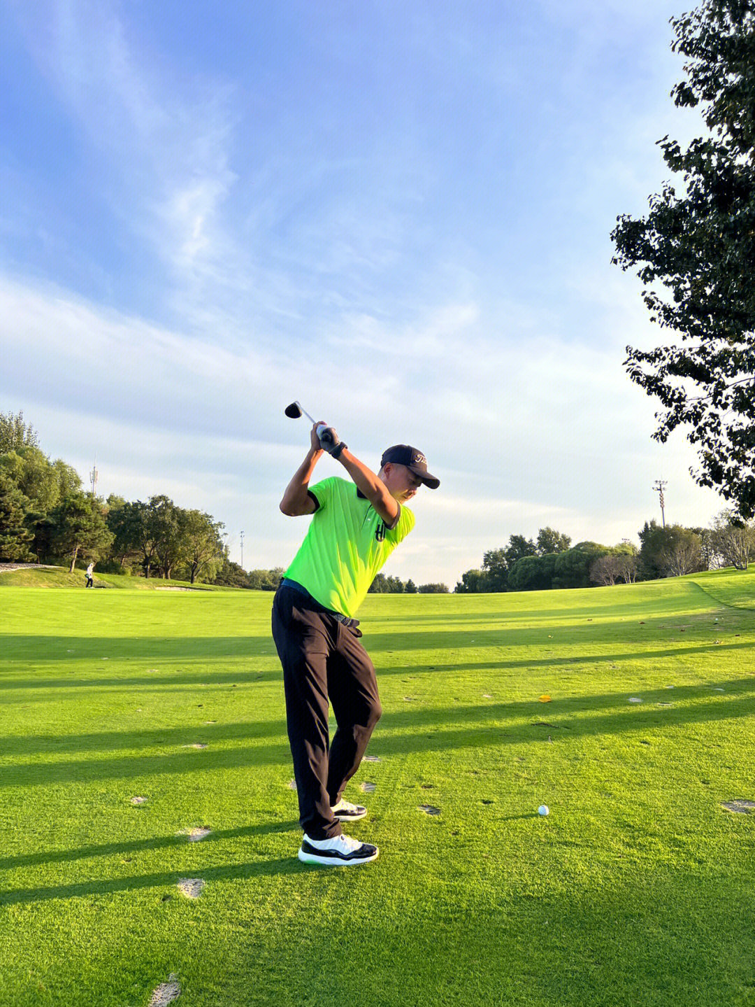 男士高尔夫穿搭属于荧光绿的秋季75
