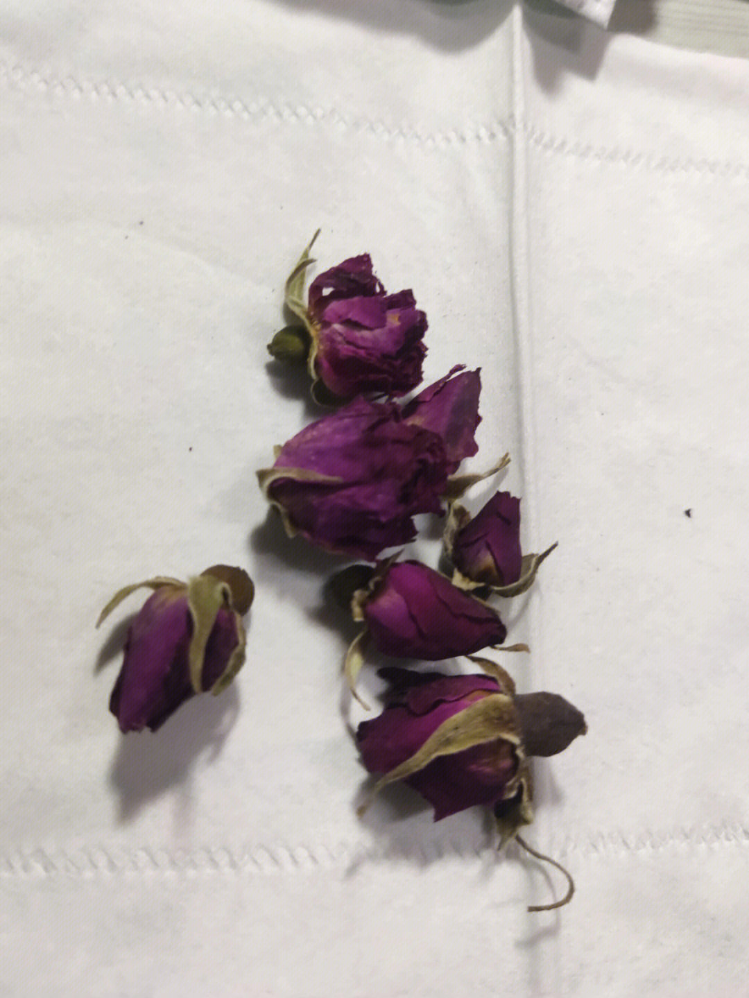 硫磺熏过的玫瑰花图图片