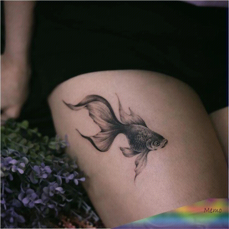 长尾金鱼纹身图片图片