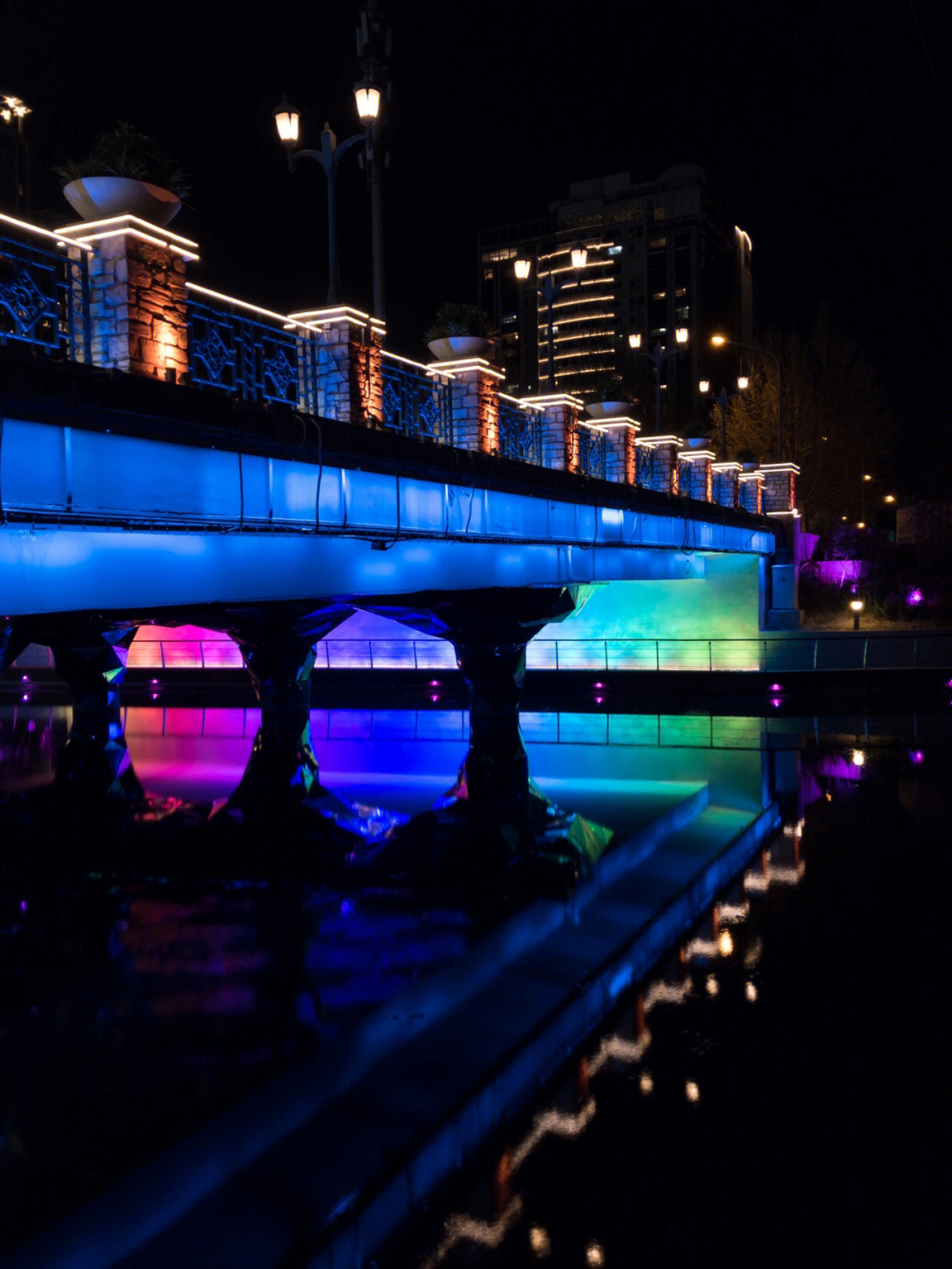 亮马桥夜景图片