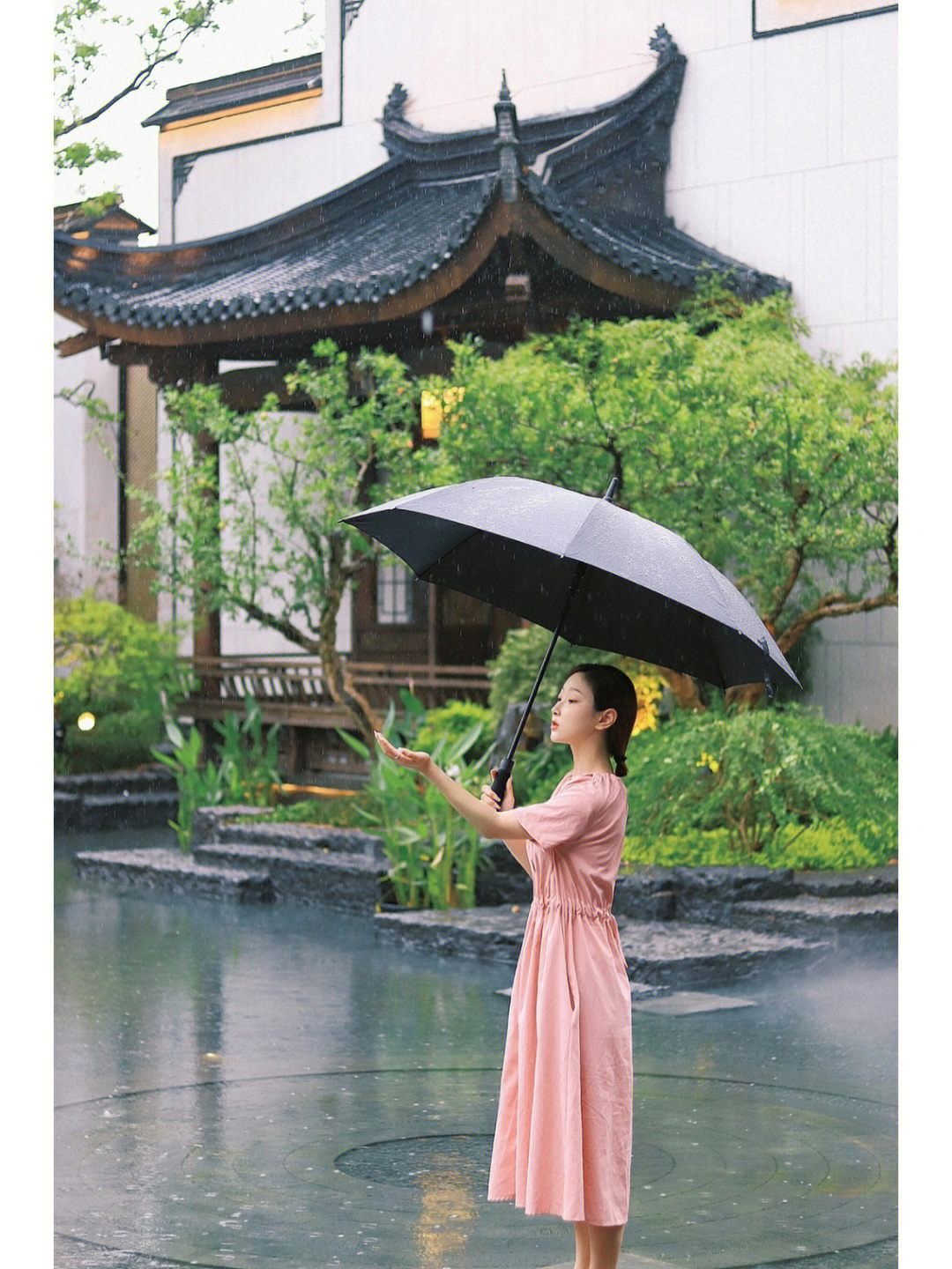 烟雨江南女子打伞图片图片