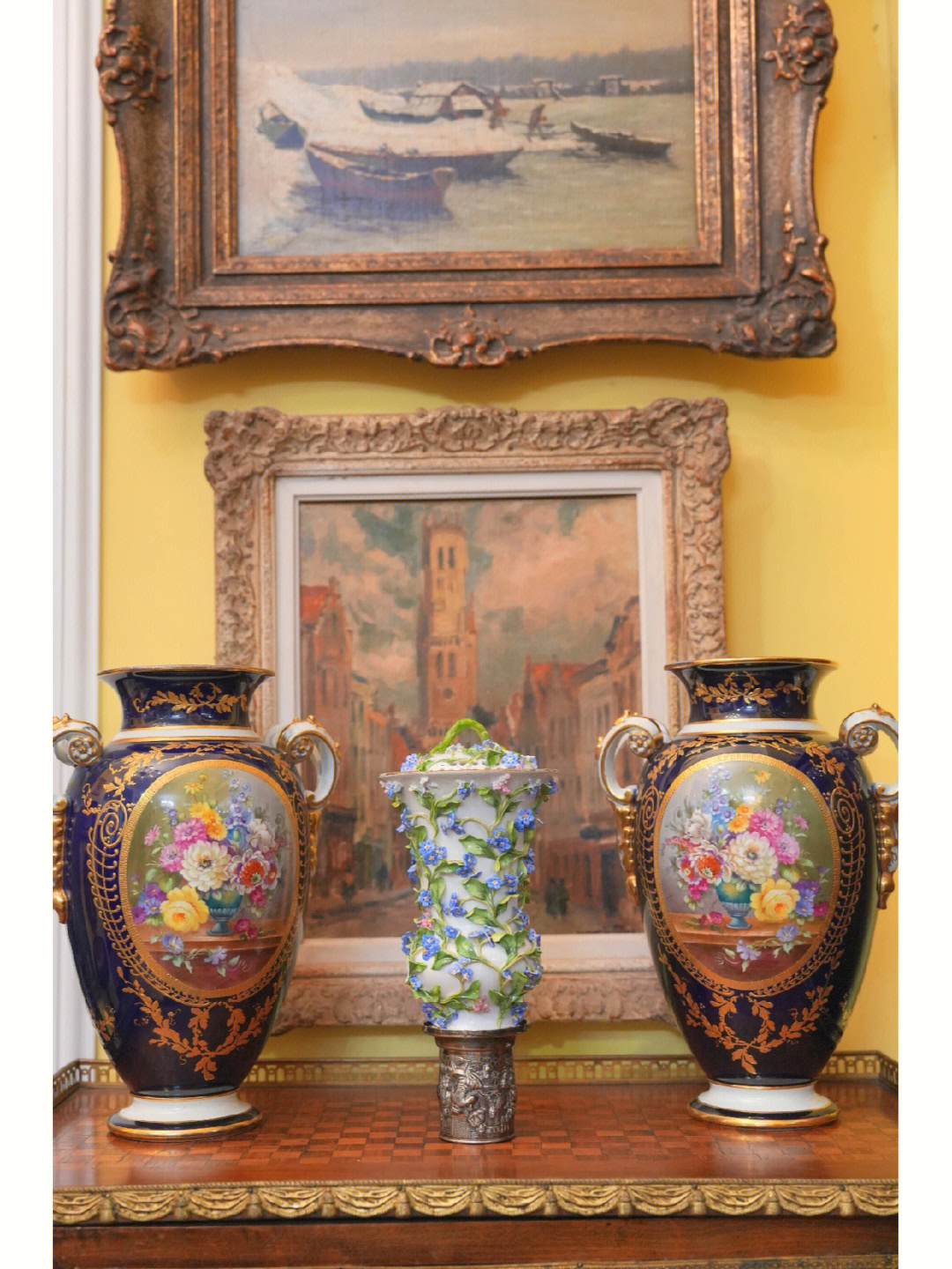 古董花瓶18世纪梅森的稀有款蓝色浮雕花瓶