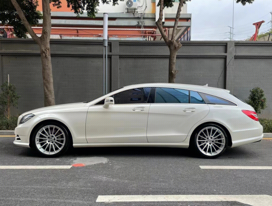 奔驰 cls350 猎装时尚型↗15↗15 2015年入户 里程56000km60