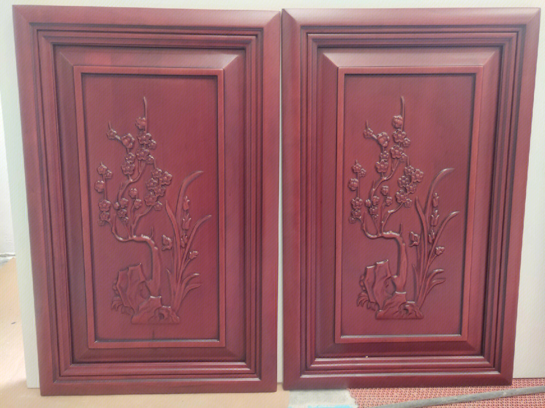 中式书柜雕花柜门和玻璃门板