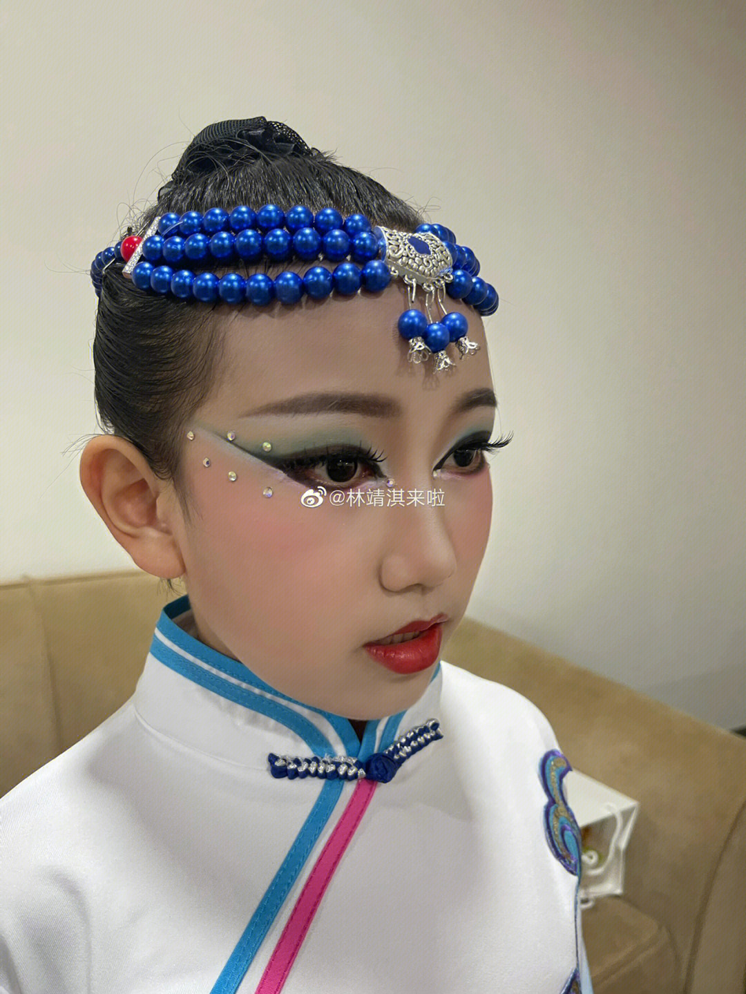 蒙古舞眼妆图片
