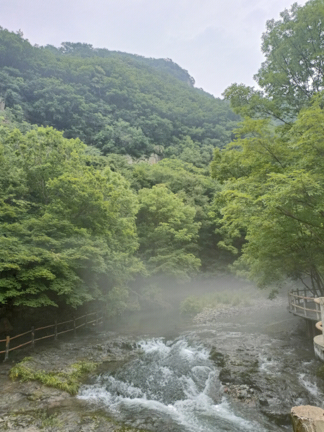 走近辽宁省本溪市国家森林公园.陡峭山峰,千姿百态,给人以震撼.