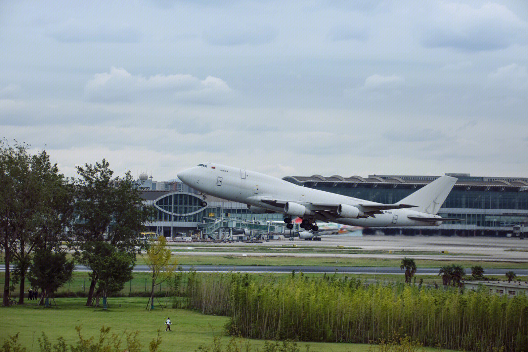 波音747大白鹅图片