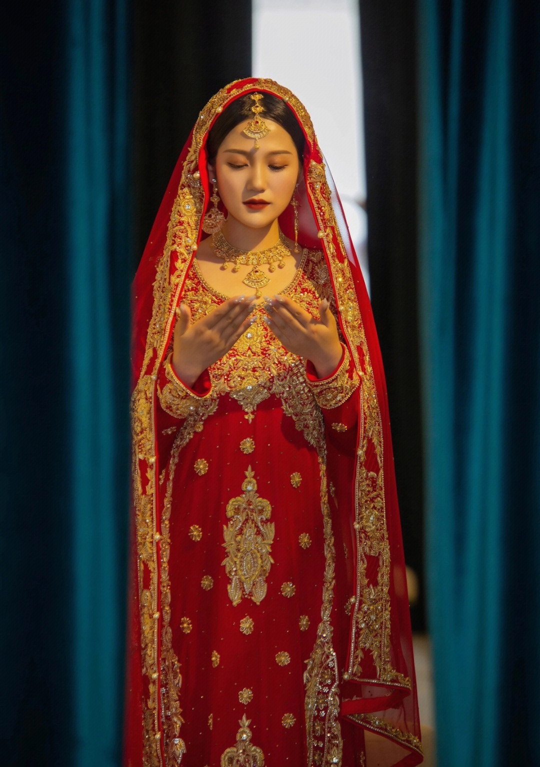 回族婚纱少数民族的传统服饰客片分享