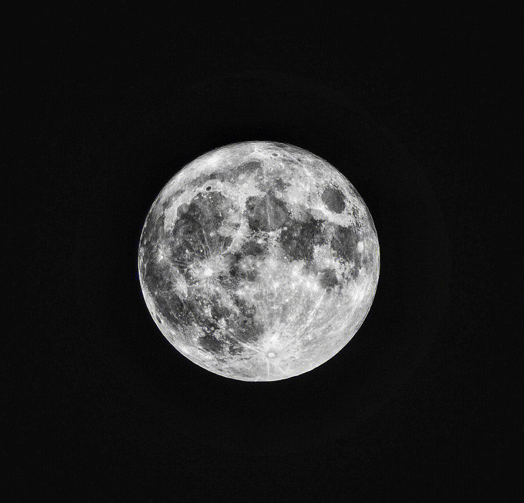 八月十一的月亮图片图片