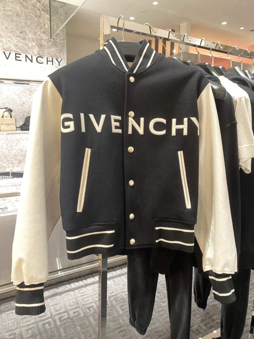 日本专柜#纪梵希givenchy#日常穿搭#纪梵希卫衣#纪梵希棒球服