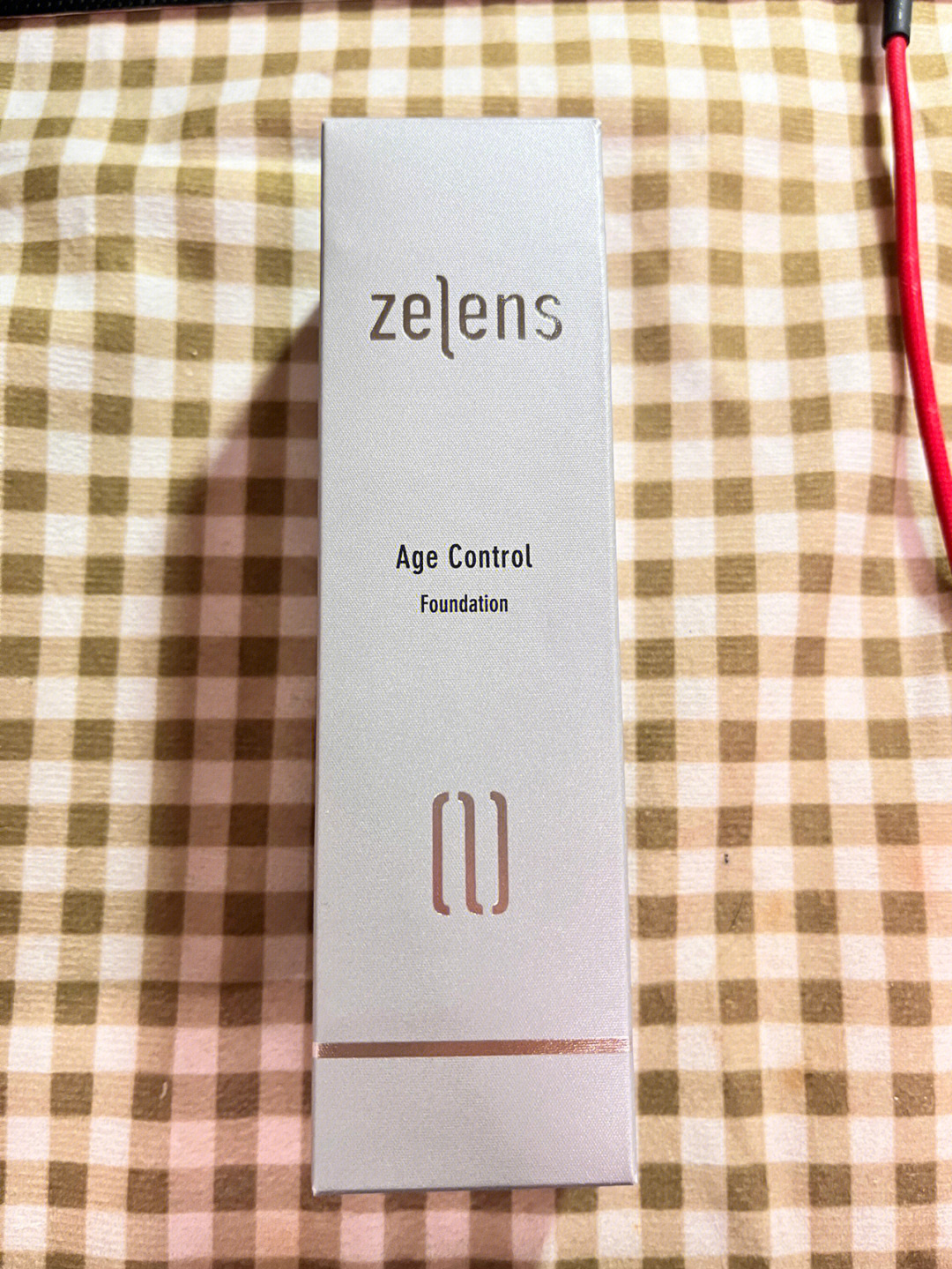 zelens粉底液