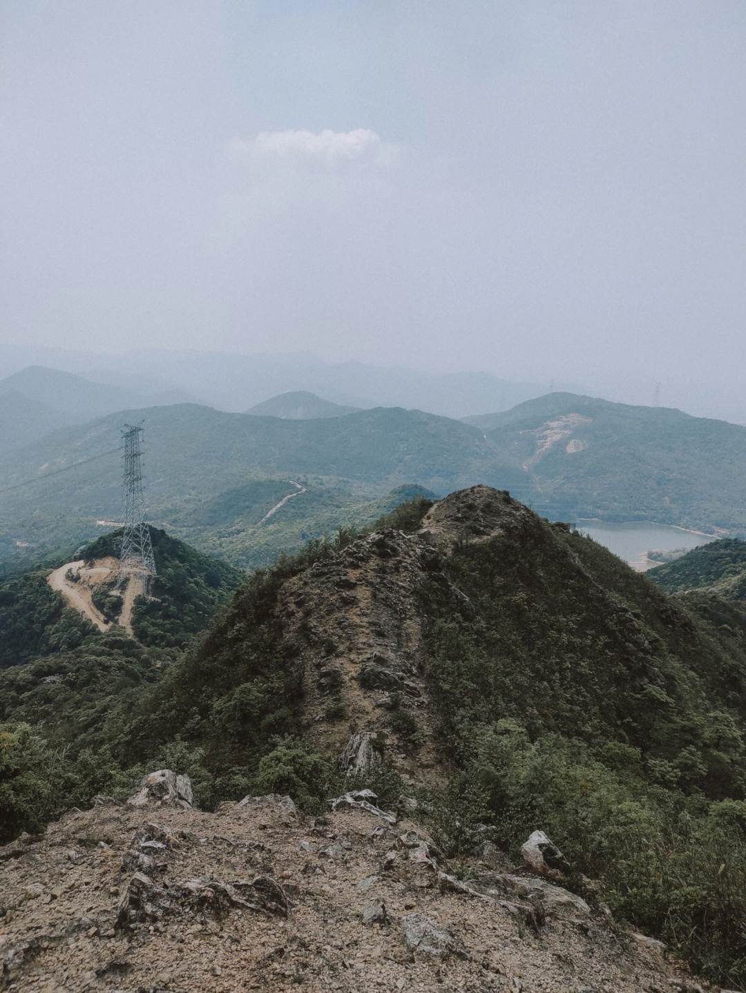 芙蓉嶂爬山图片