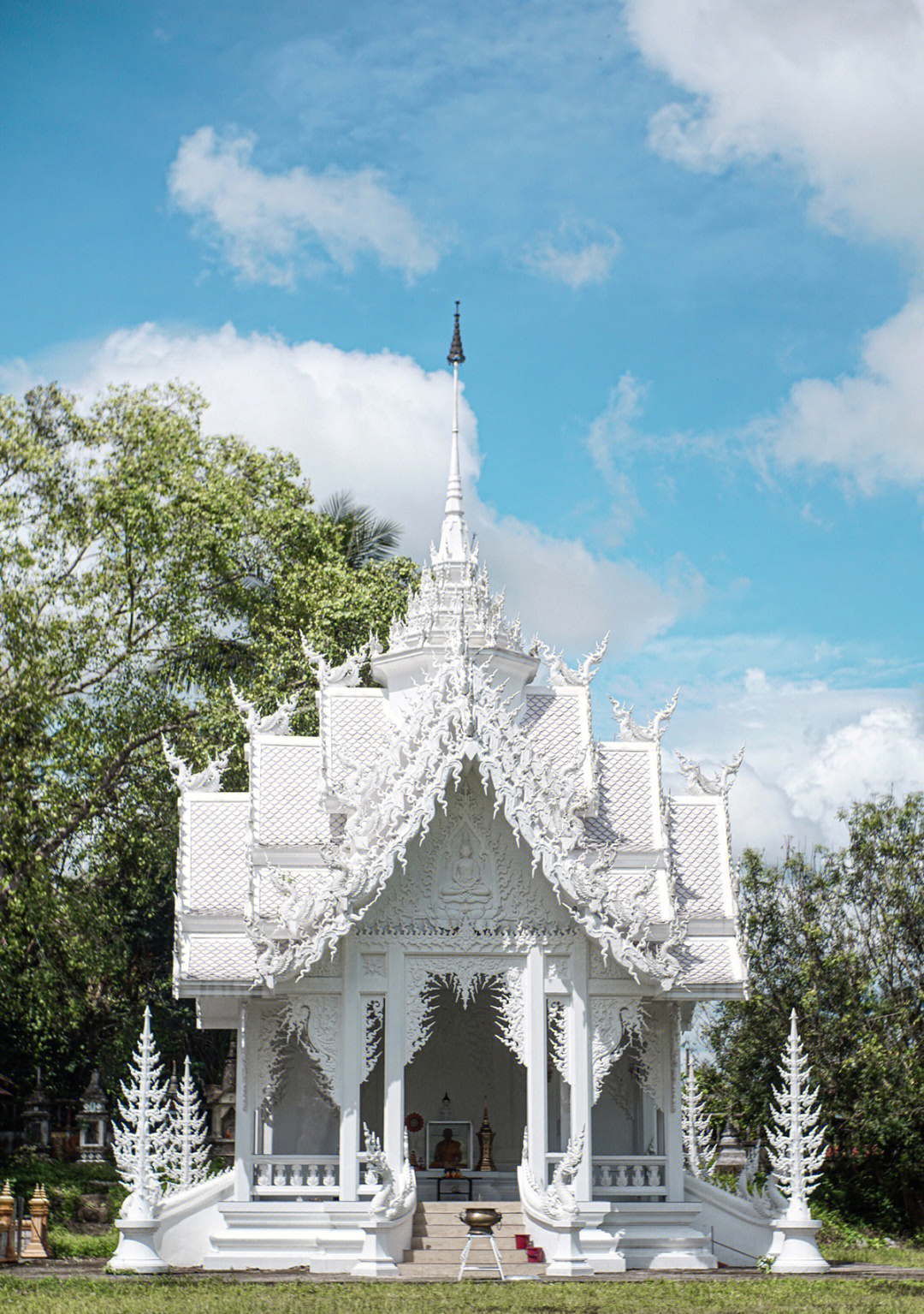 泰国寺庙白绳子意义图片
