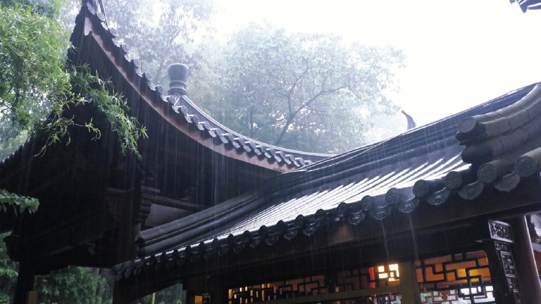 雨天的法喜寺烟雨朦胧