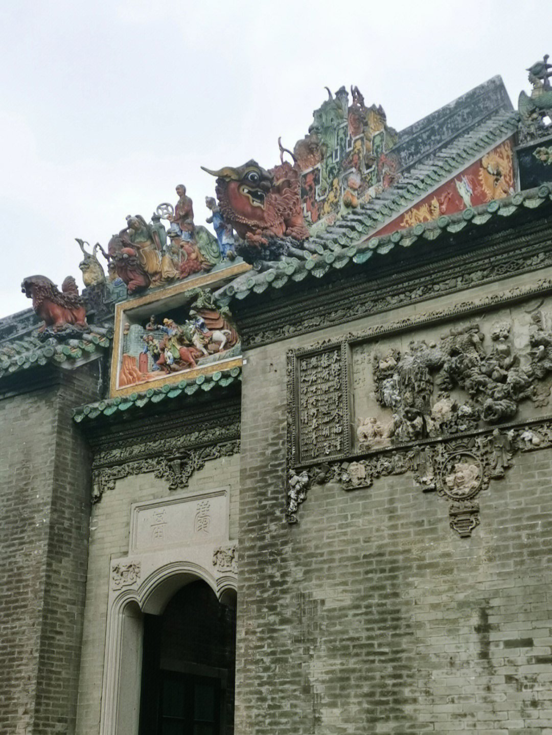 广州陈家祠#岭南建筑 去看一趟陈家祠堂,几乎是摸到了岭南建筑