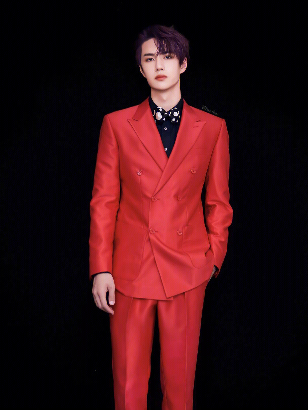最喜欢这个红色西装的王漂亮#博肖#王一博