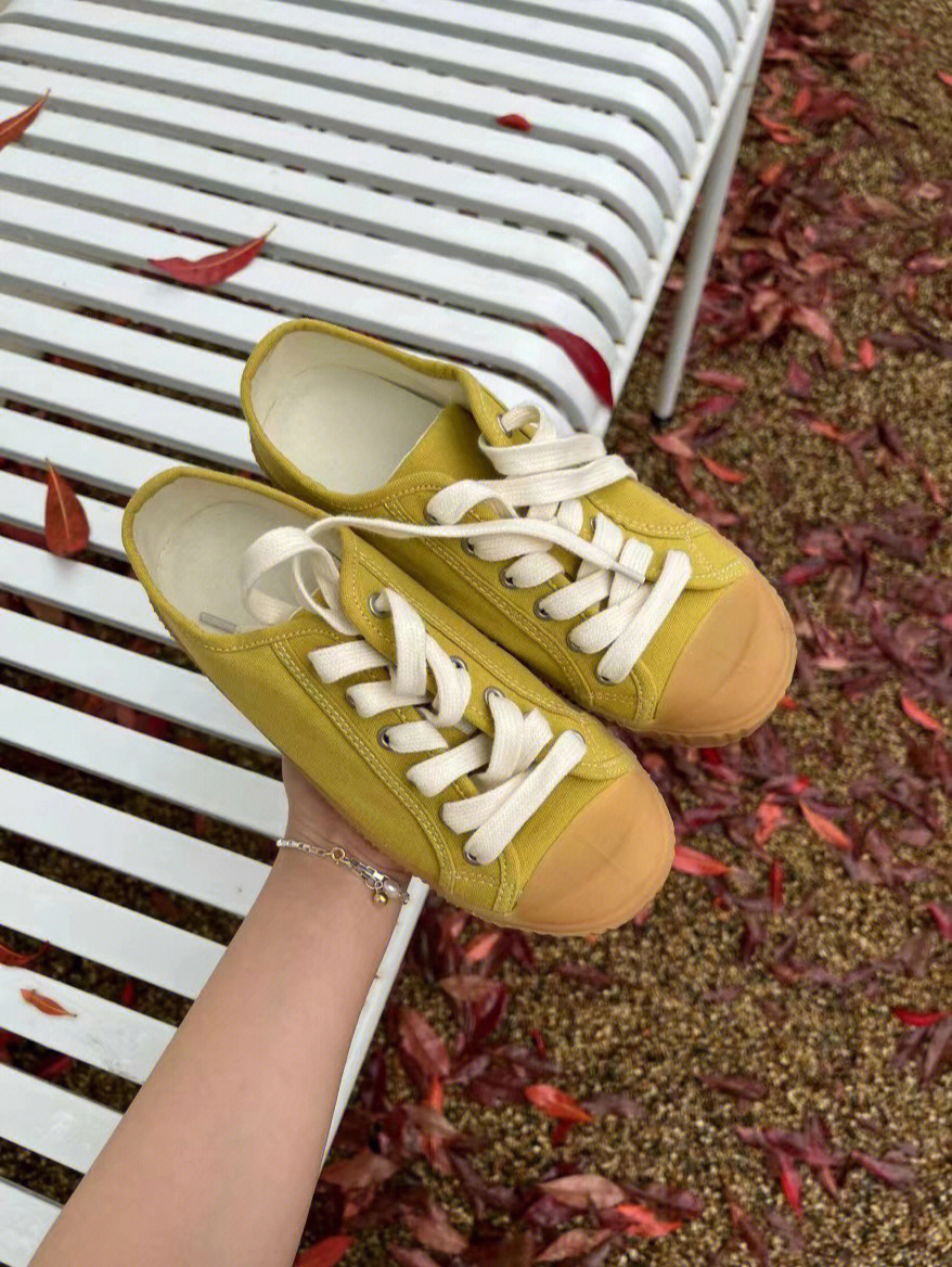 姜黄的鞋最佳搭配颜色图片