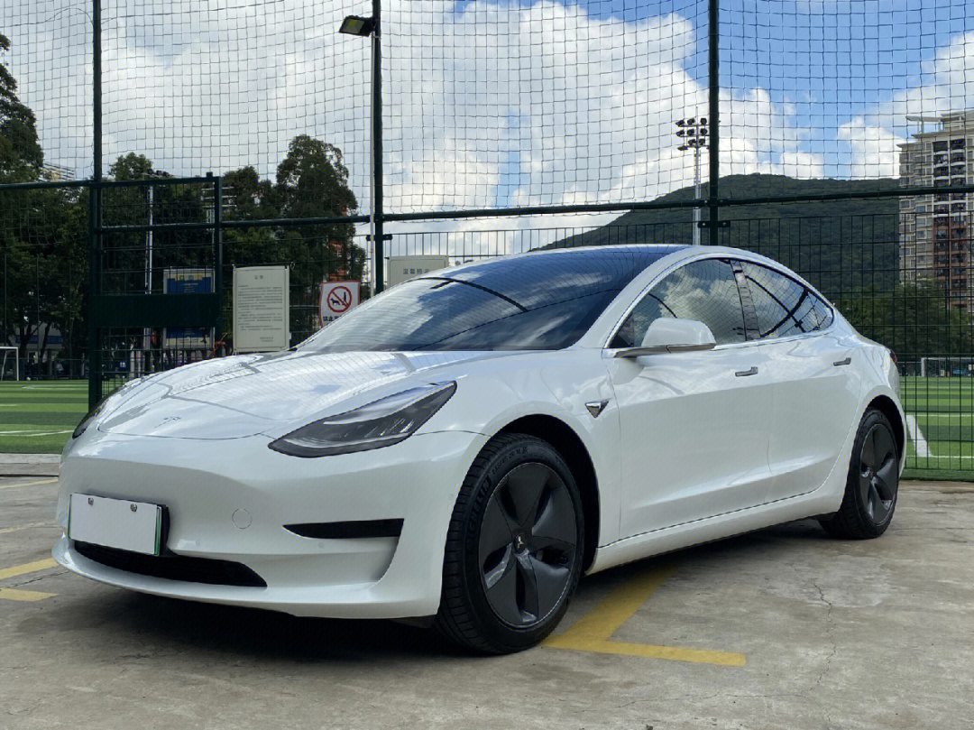 特斯拉model3