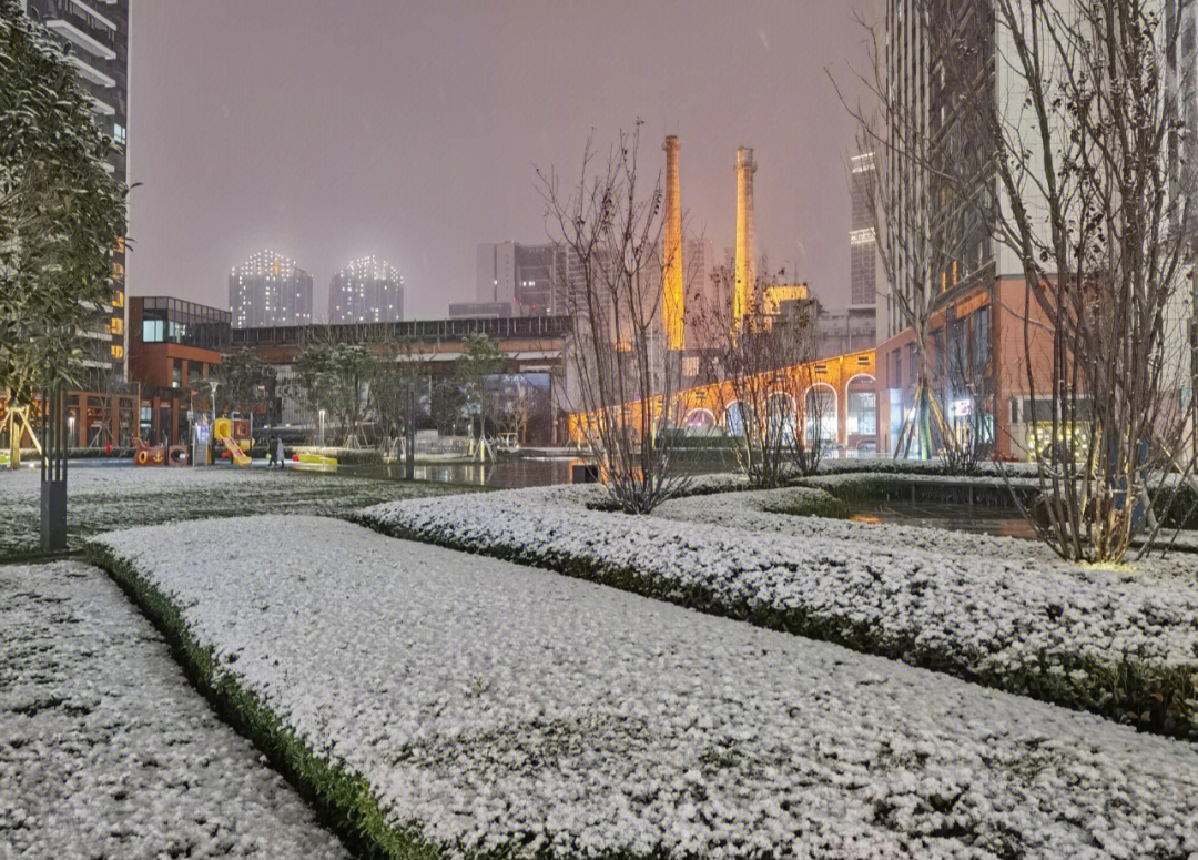 看着降温势头,今年应该可以堆雪人啦吧#周末去哪儿#成都#雪景