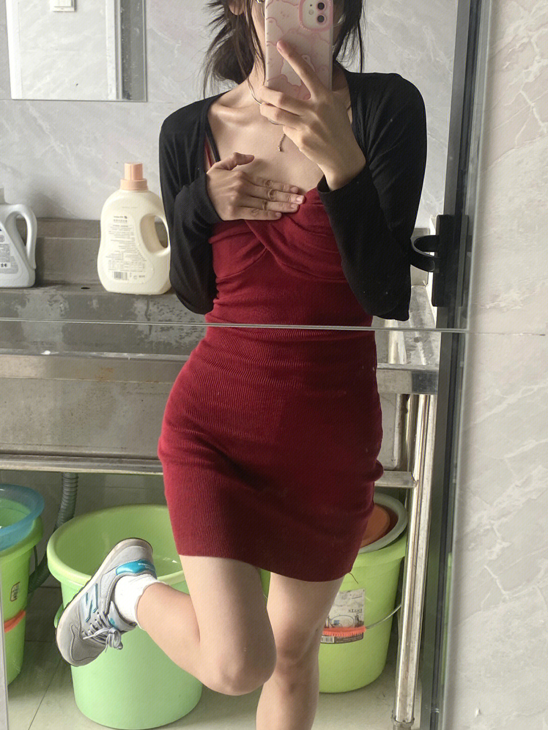 红色包臀裙