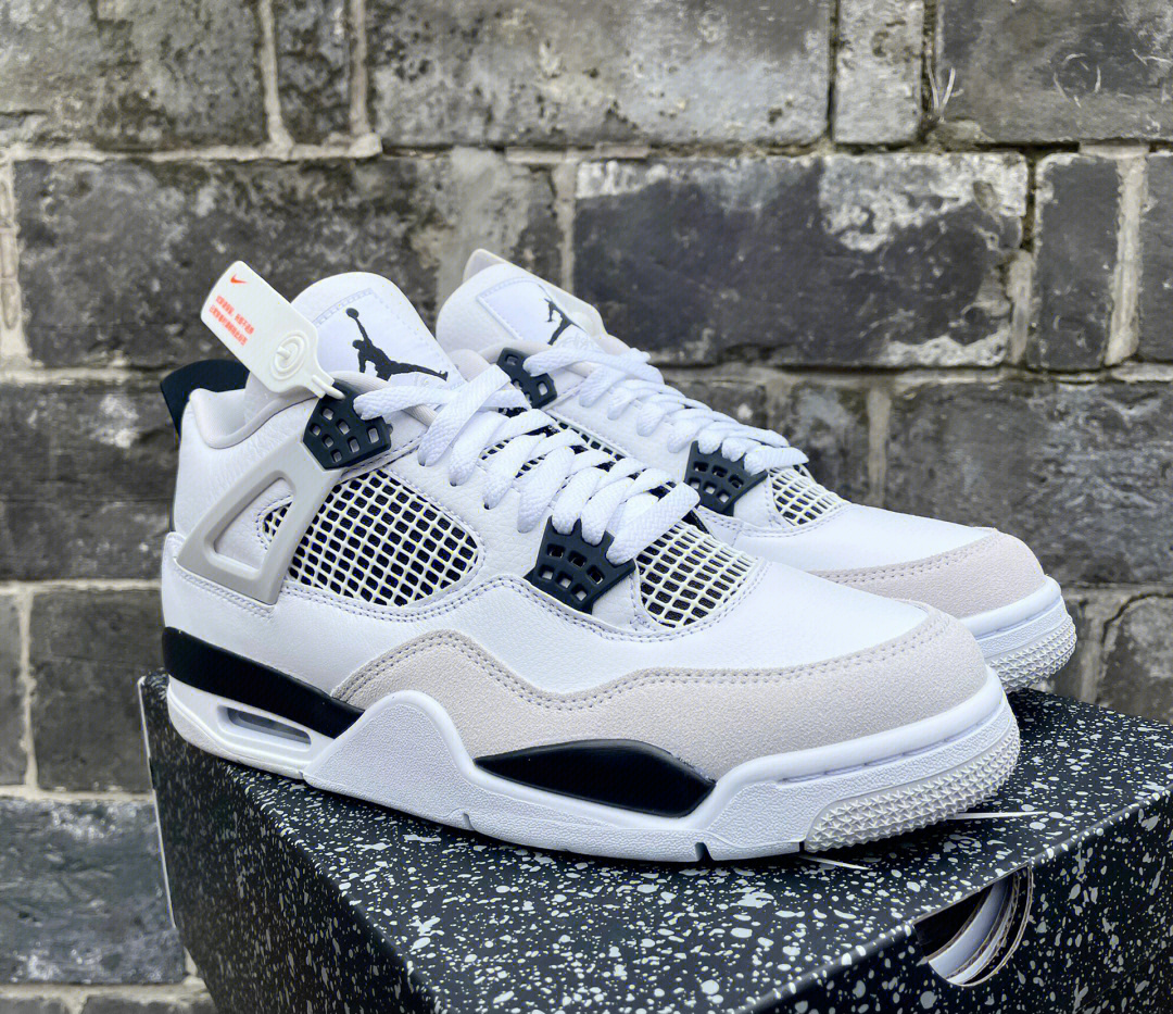 aj4白水泥鞋底图片