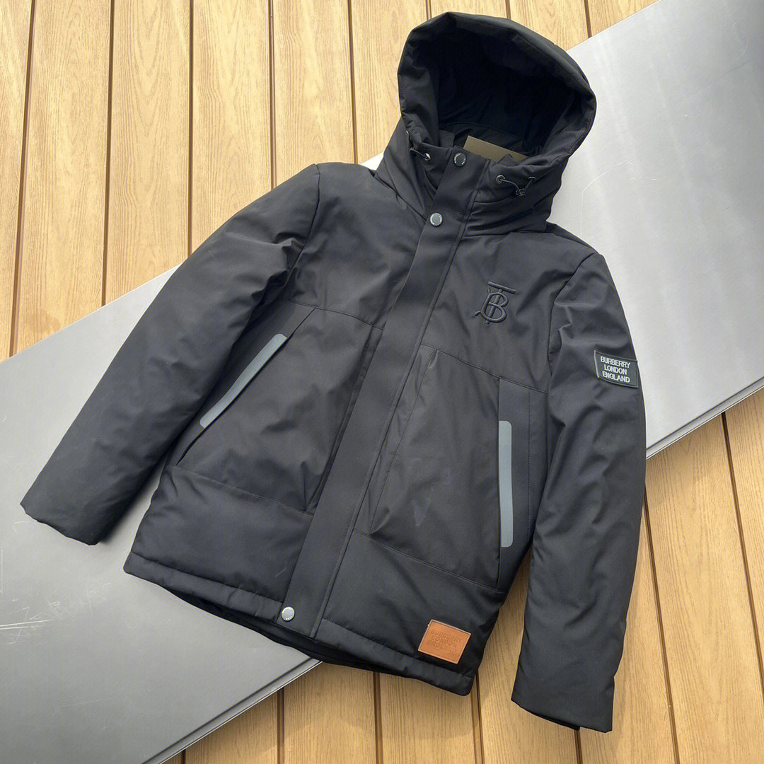 burberry#博柏利 巴宝莉秋冬新款经典刺绣tb字母款羽绒服日本进口