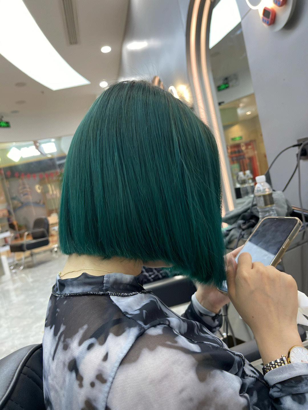 绿青色头发型图片图片