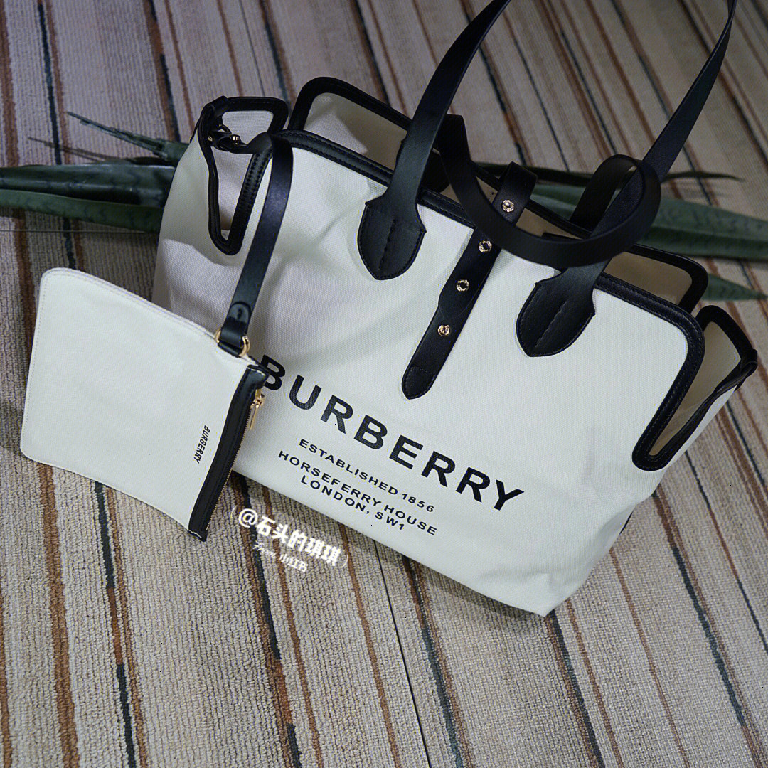 burberry的包装袋图片