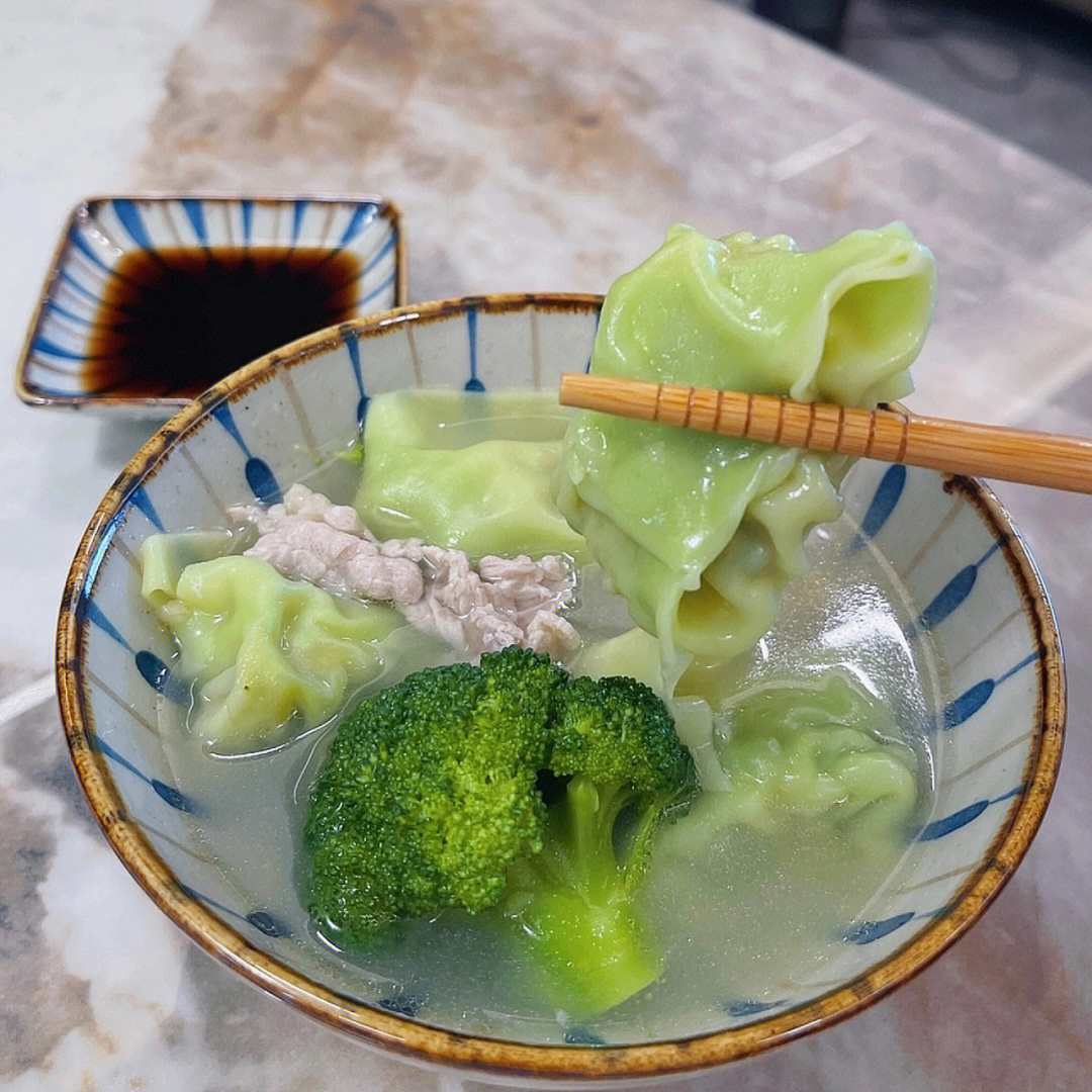 青菜汤水饺图片