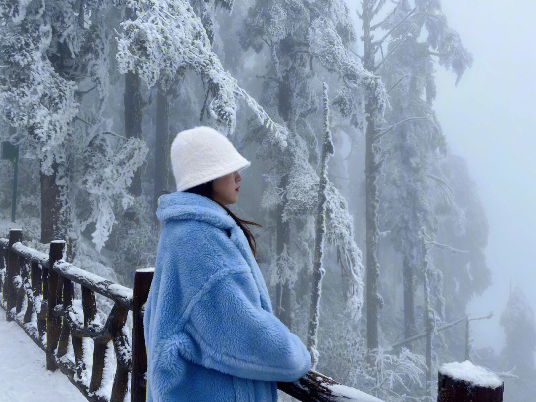 瓦屋山的雪