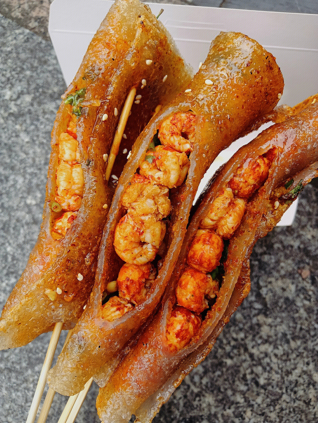 桂林也有小龙虾烤苕皮了桂林美食