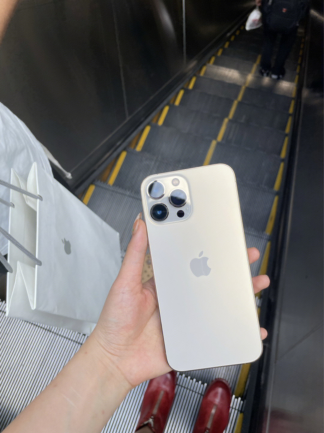 iphone13promax金色绝美