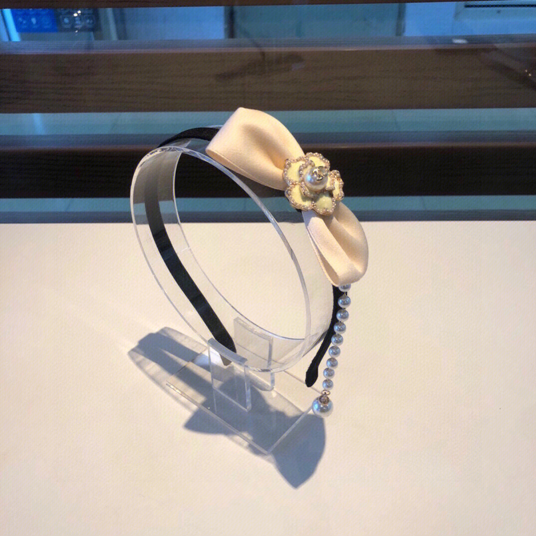 chanel(香奈儿)最新款珍珠山茶花小发箍