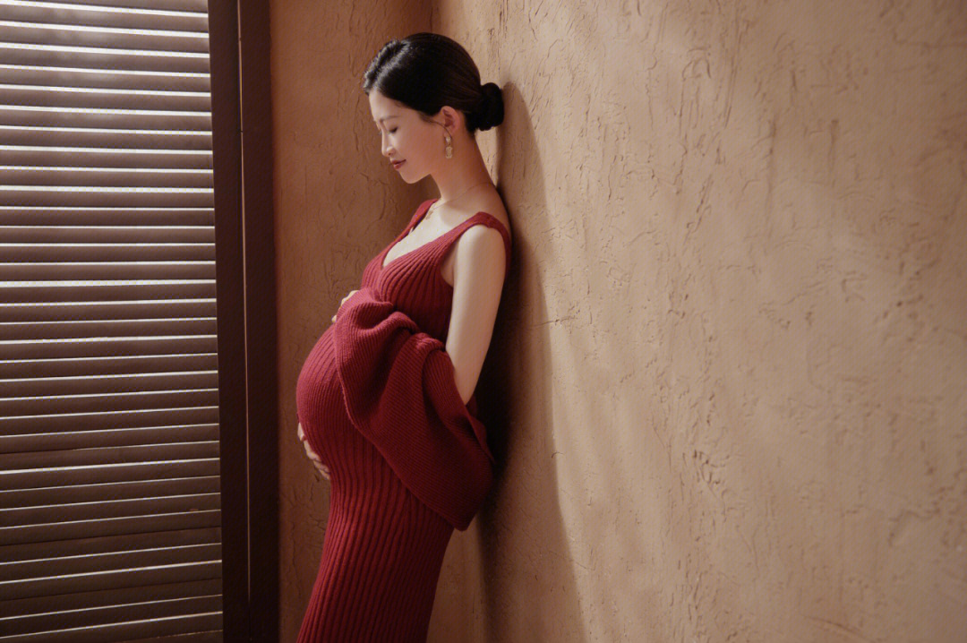 怀孕双胎临盆大肚子图片