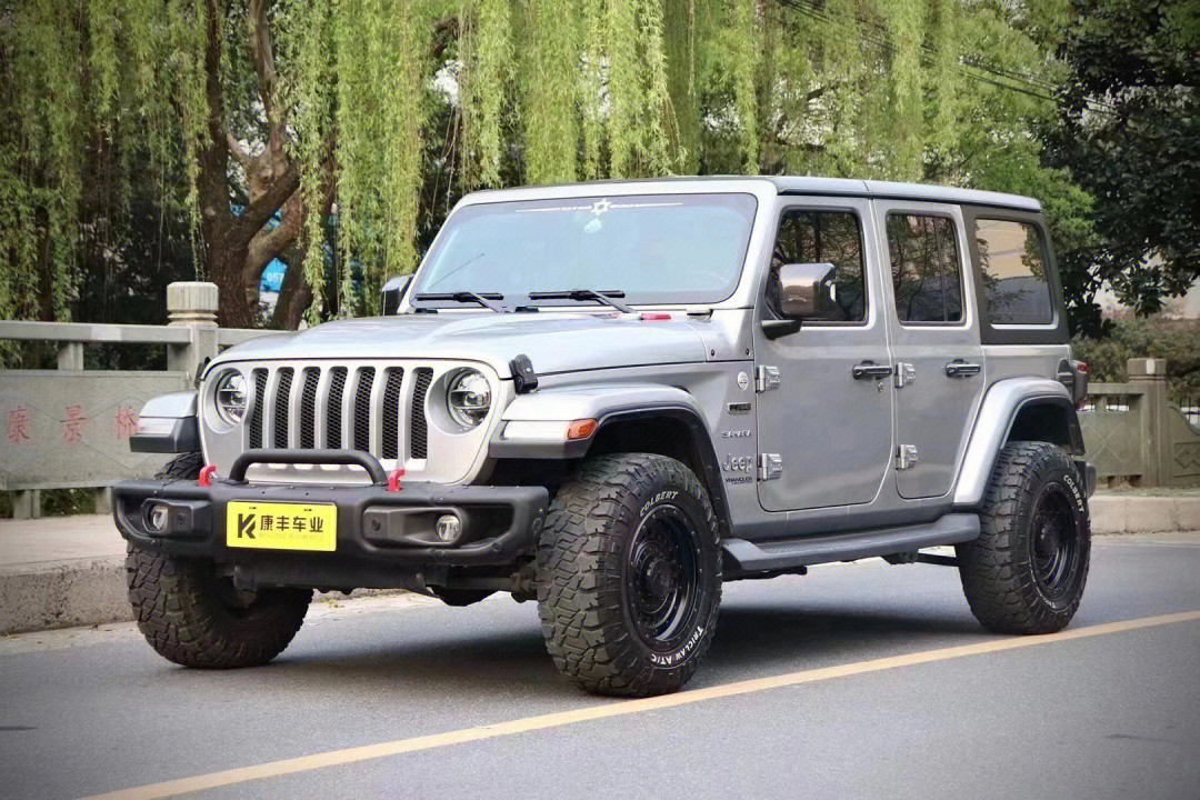 jeep 牧马人2.0t sahara四门版