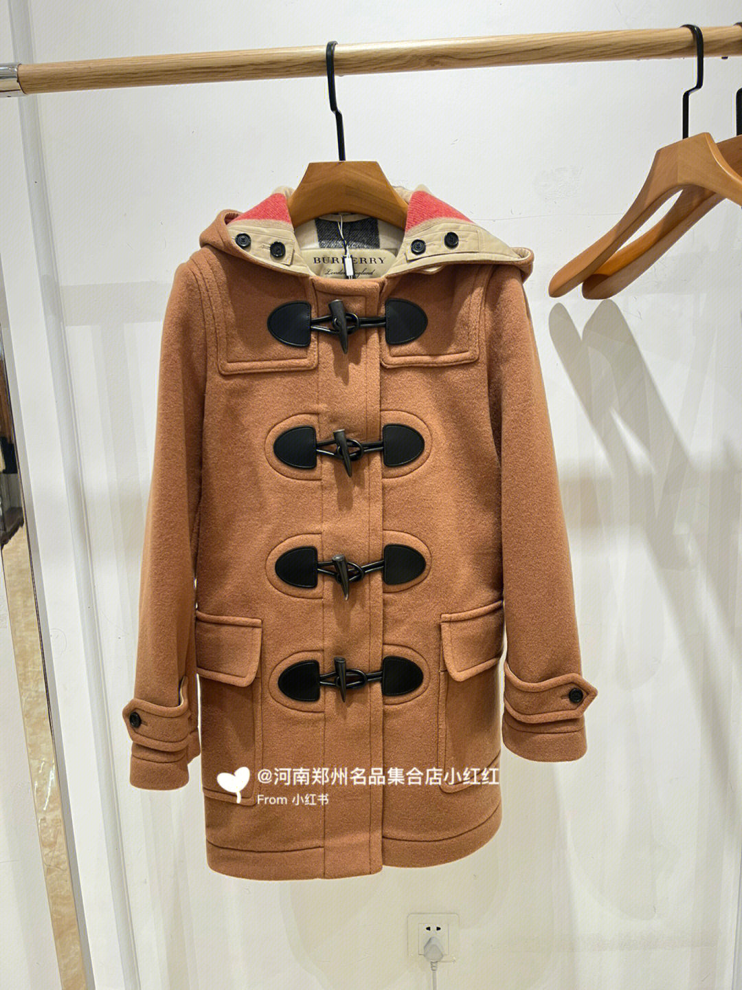 burberry羊毛牛角扣大衣