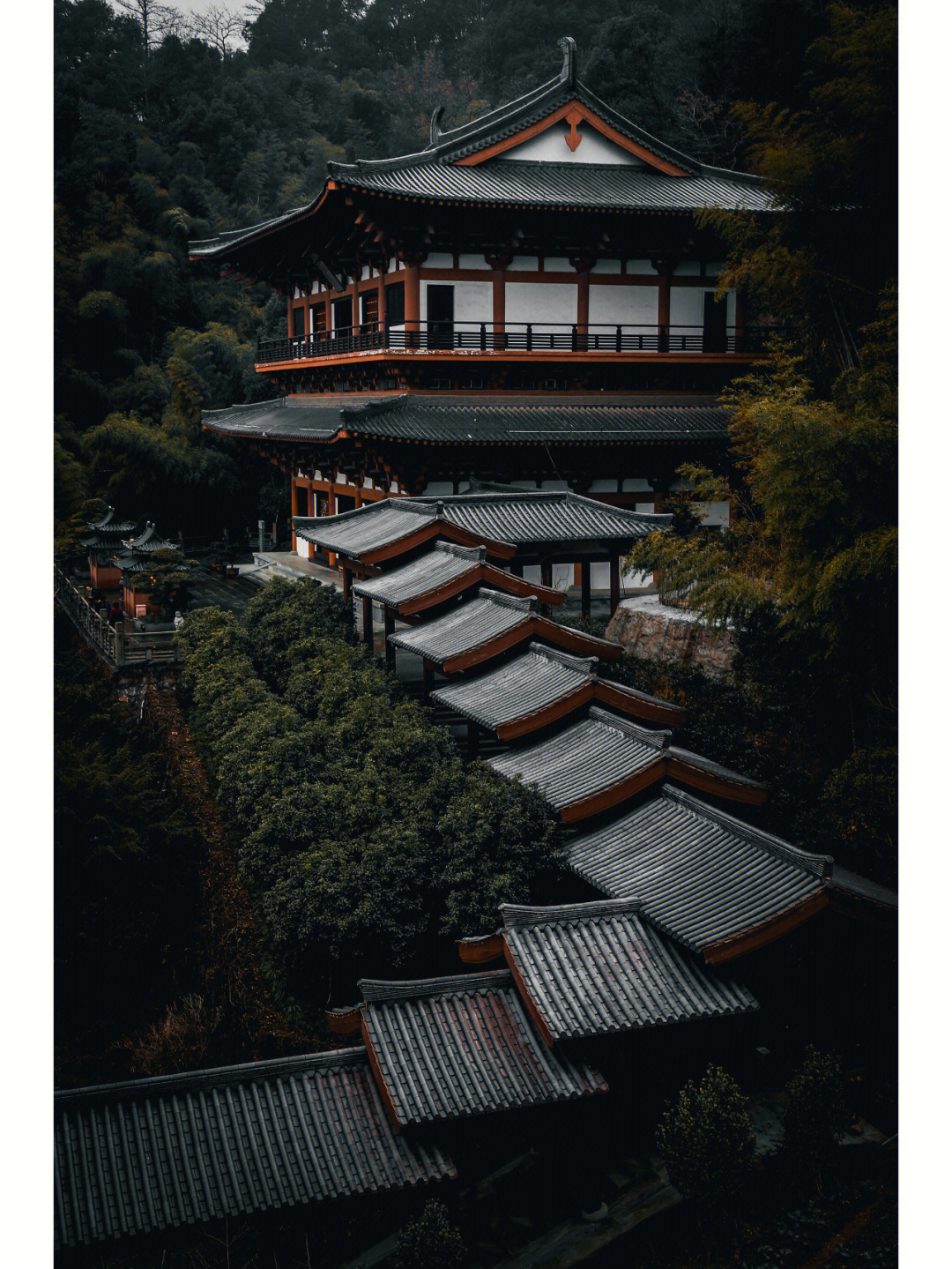 宁波香山教寺多少楼台烟雨中