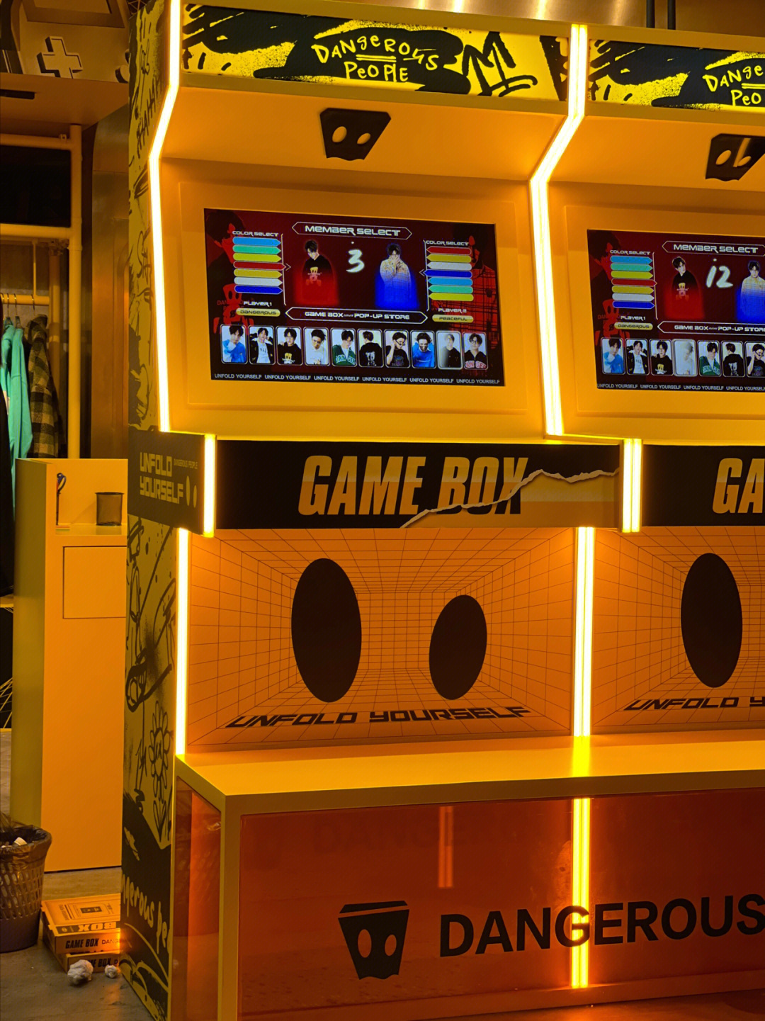 「game box」pop-up