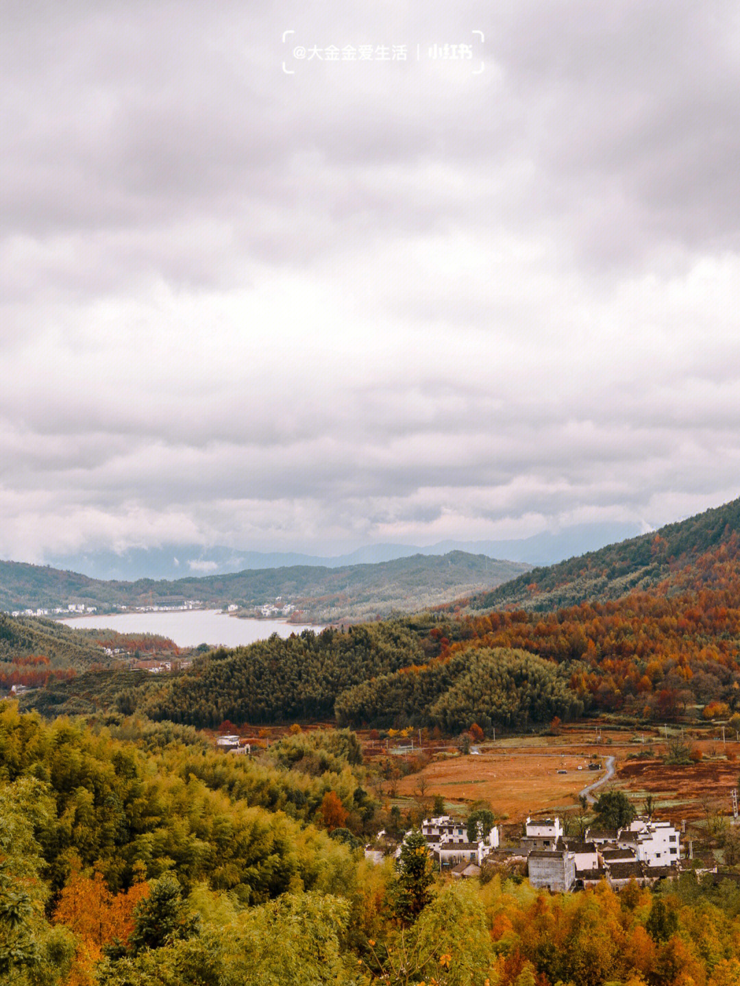 黟县小桃源,烟霞百里村 入梦徽州,邂逅最美的深秋塔川.