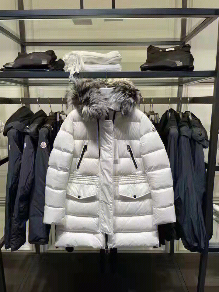 moncler aphrotiti图片