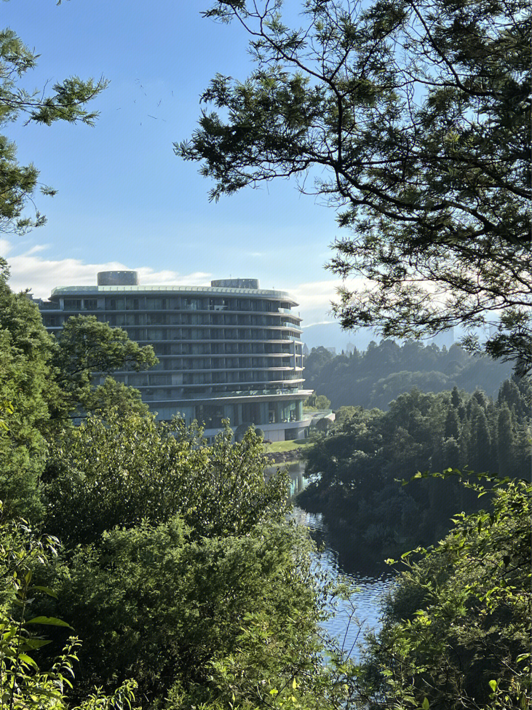 昆明玉龙湾度假酒店,就是远点景观一流.洱海娜里客栈,屋内观洱海.