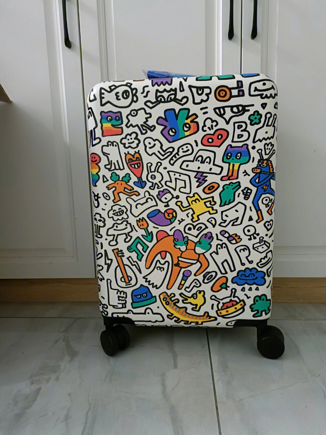 行李箱马克笔手绘图片