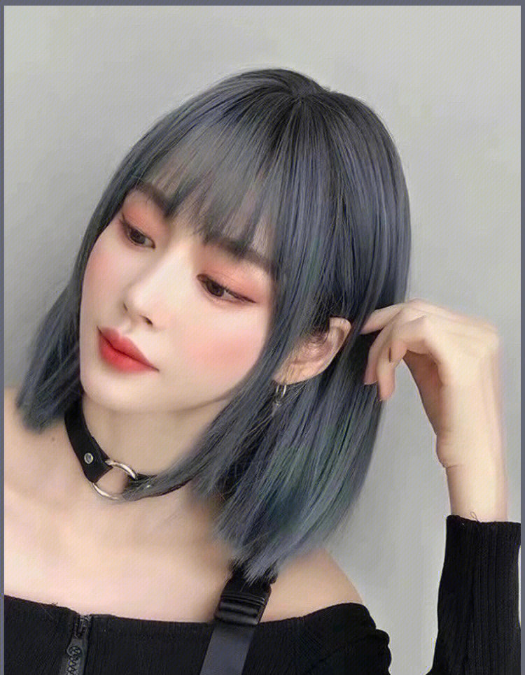 的可爱在韩国也是非常流行的一款发色,它融合高雅经典蓝,让发色在蓝色