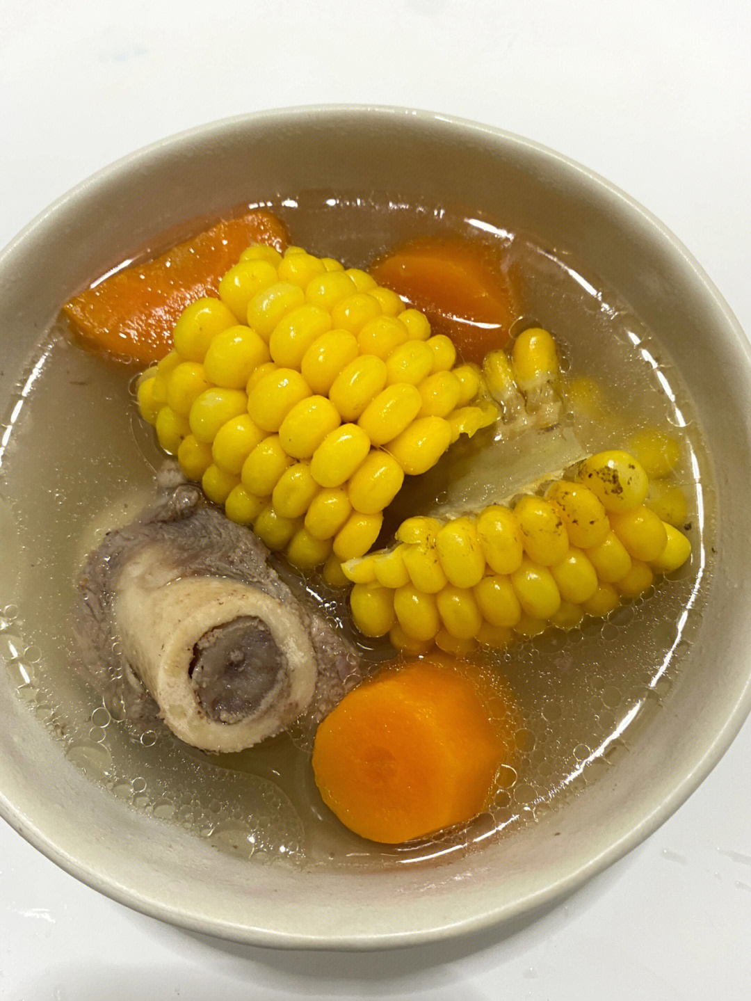 懒人版电饭锅煲汤清甜滋润的玉米排骨汤