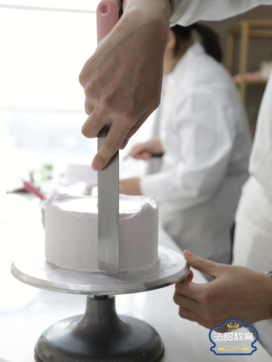 生日蛋糕奶油抹面烘焙培训甜品蛋糕面包